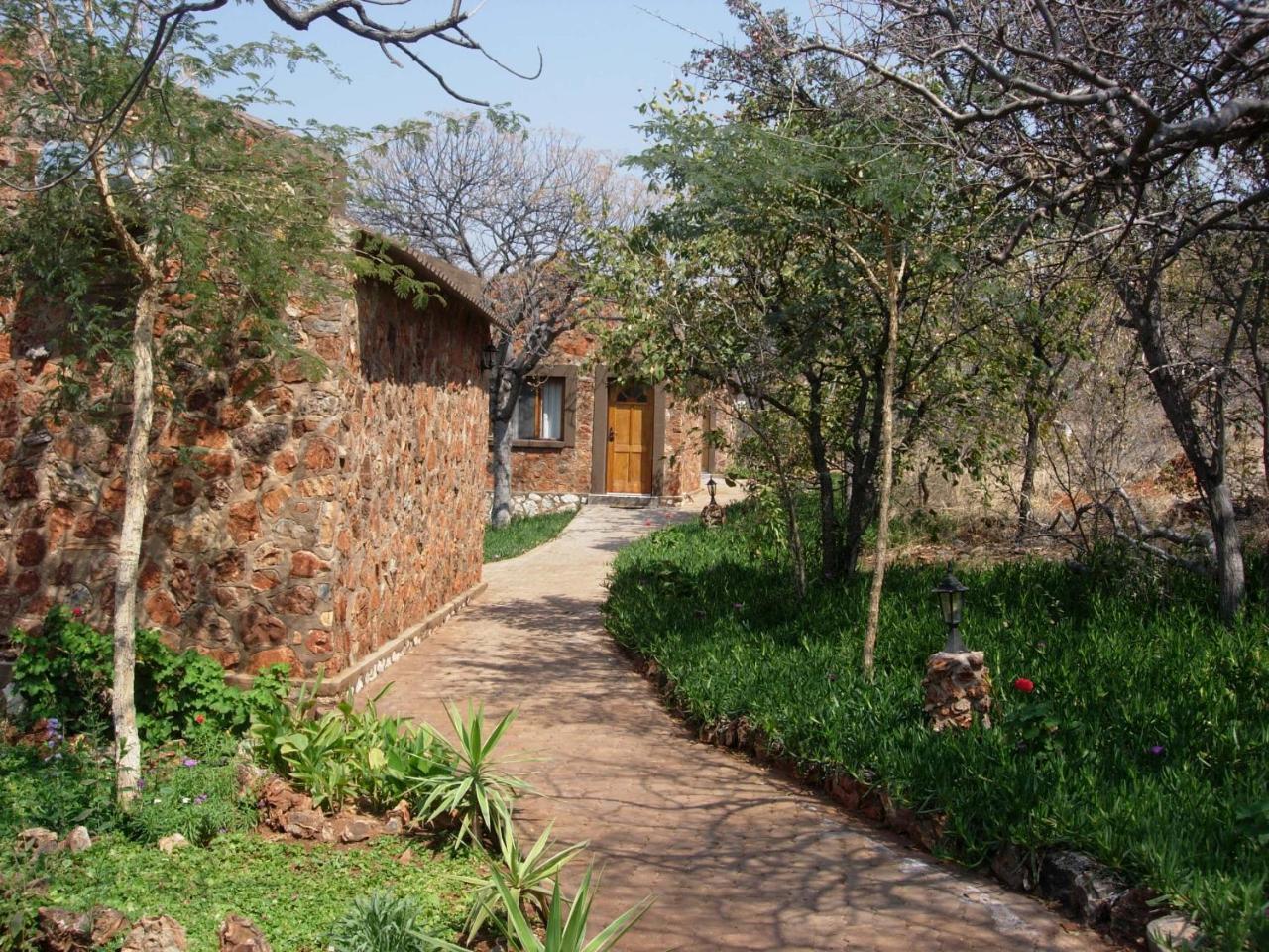 Onduri Lodge Outjo Exterior photo